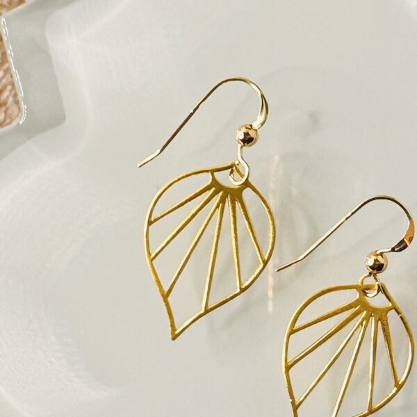 Isabelle - Dangle Earrings - Image 4