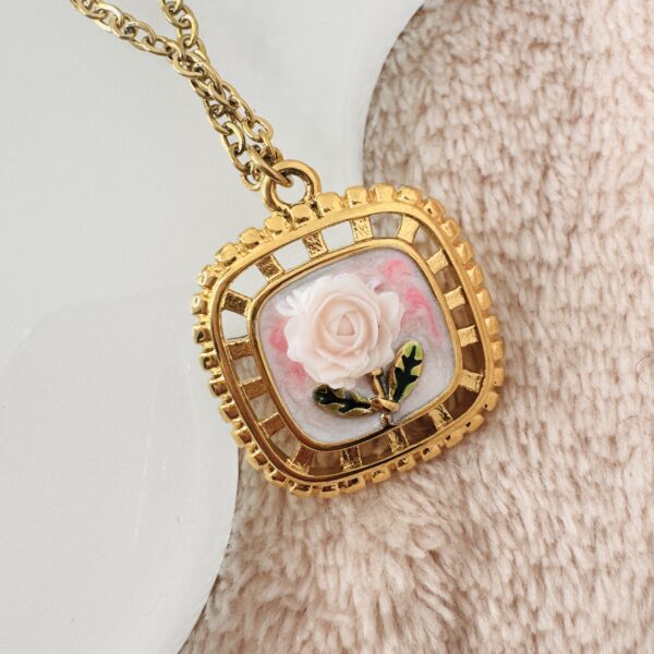 Estelle - Necklace - Image 3