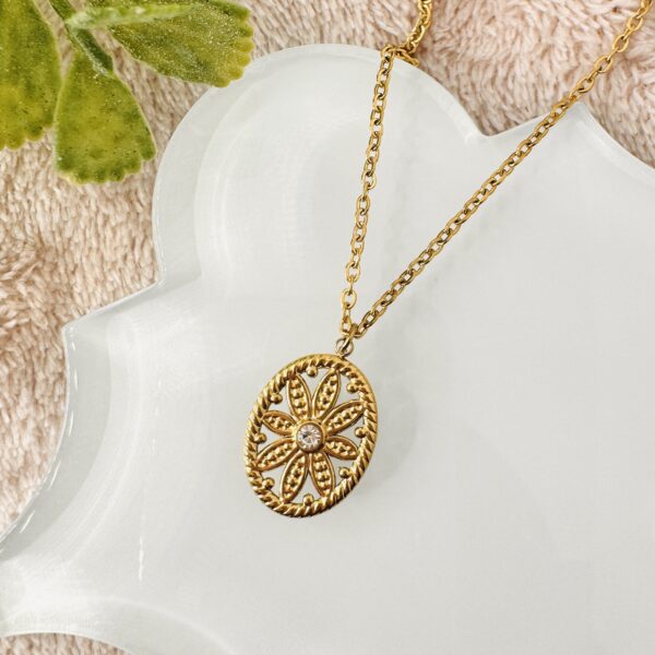Mary - Necklace - Image 2